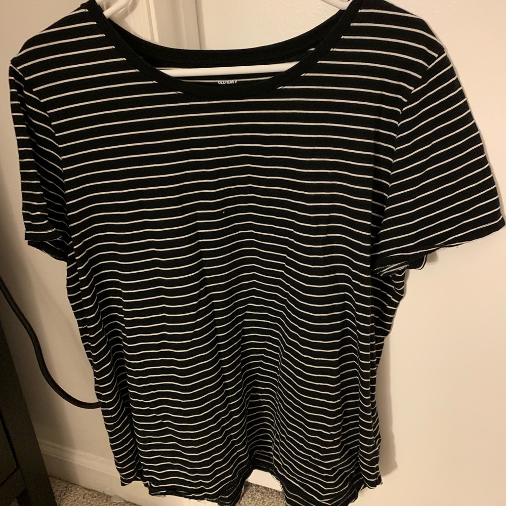 Black and white stripped tee
